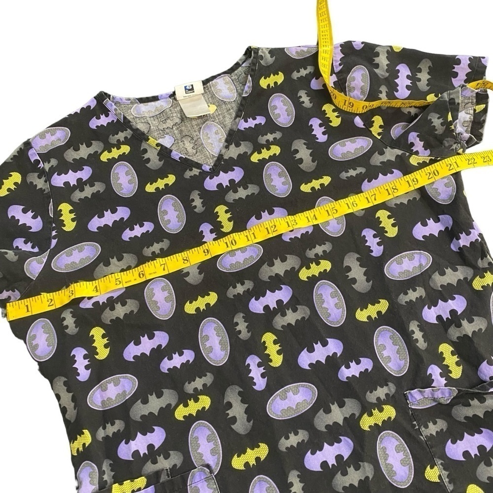 DC Comics Batman Graphic Scrub Top Size Medium - Picture 5 of 6